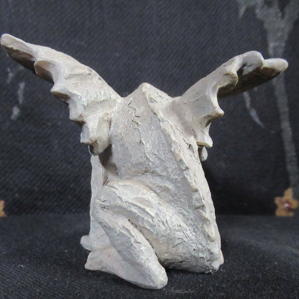 Mini Winged Dog Gargoyle Guardian Statue - Picture 3 of 6